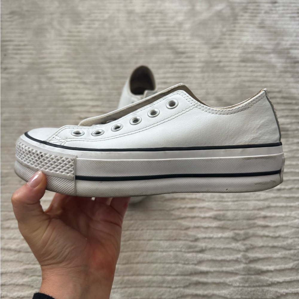 Converse Platforms Size 6 US Women’s